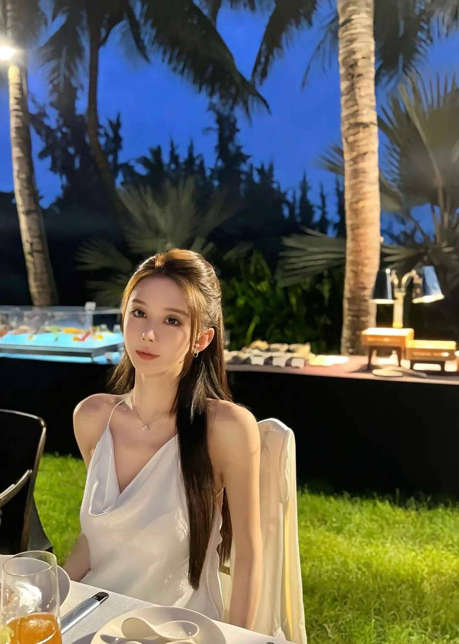 🔹𝐇𝐞𝐢𝐠𝐡𝐭身高/178 🔹𝐖𝐞𝐢𝐠𝐡𝐭体重/102 🔹𝐁𝐮𝐬𝐭胸围/D 🔹可纯可御 温柔甜美 🔹高颜值高情商女友般的体验感