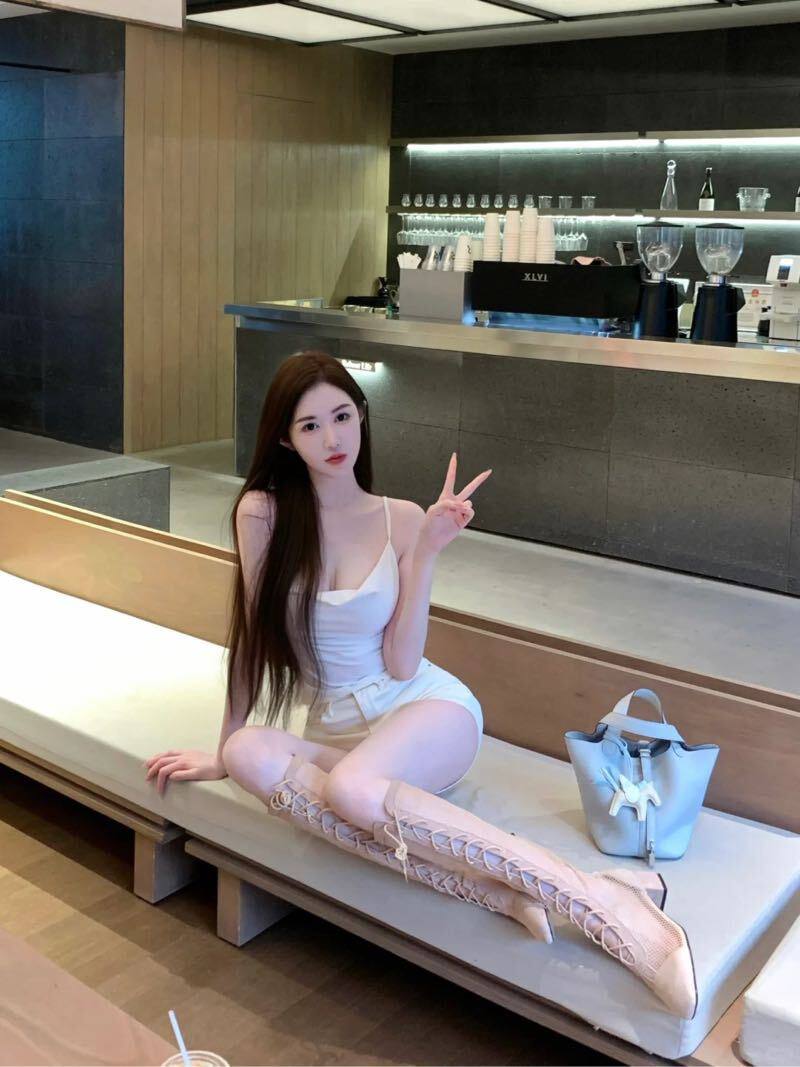 🌟真实20sui 上下粉嫩🌟 🌟超级嫩，洋气可爱初恋女友，可御可甜可咸🌟 🌟Service：筷子腿、🥢腿