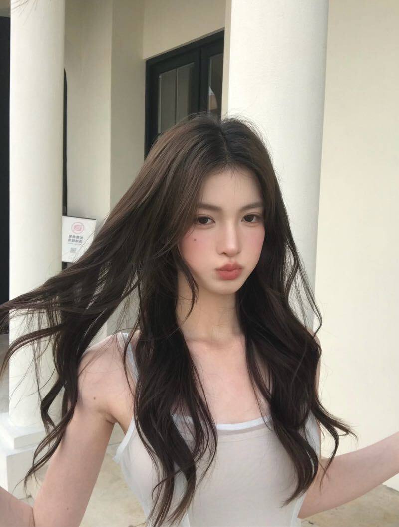 年龄/𝑎𝑔𝑒: 04 身高/ℎ𝑡: 169 罩杯/𝑐𝑢𝑝: C 体重/𝑤𝑡: 44Kg  无小肚子无赘肉，皮肤如婴儿般雪白细腻光滑