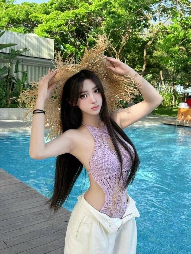 ❤️   馒头穴 一线天 天然白虎 童颜巨乳     甜美外表下的极品反差感       让你流连忘返 💞外纯内骚的榨汁机           烧杯的天花板