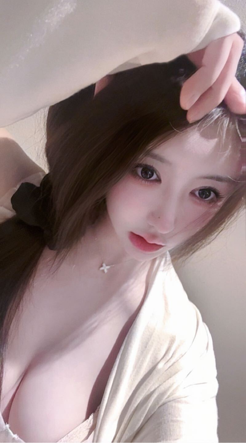 👗168cm  ▪️54kg  ▪️2002年 👙36D+  🆘绝对真胸手感超棒超软 😍解锁各种姿势 🫦水💦多骚b会夹😍