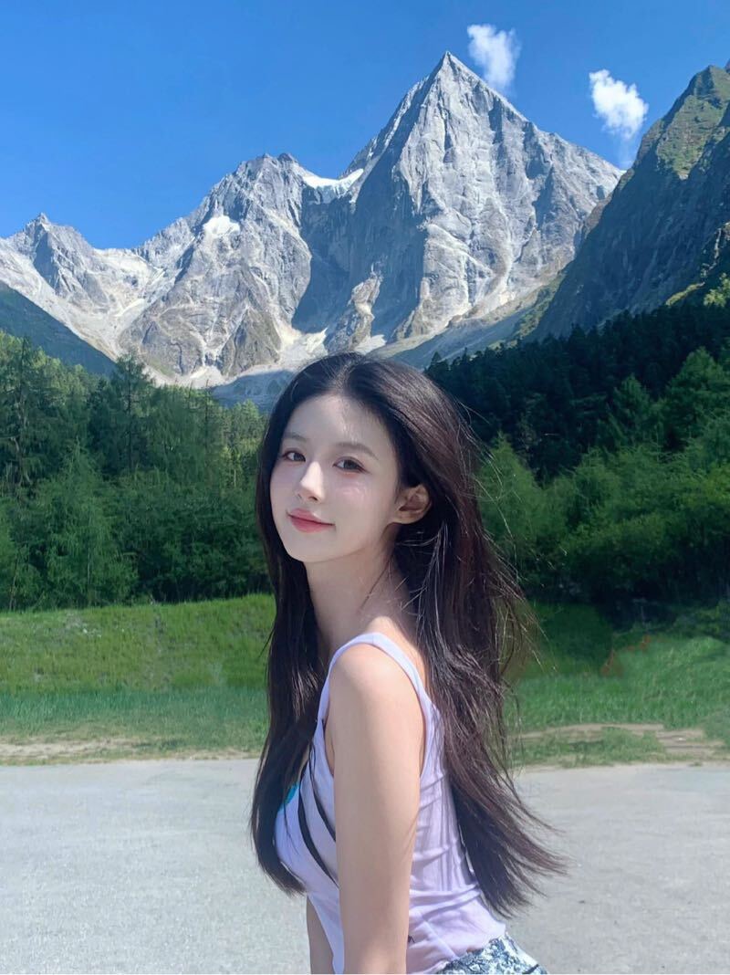 𝐁𝐮𝐬𝐭｜ C（天然🐻超软 一手掌握） 𝐇𝐞𝐢𝐠𝐡𝐭｜净高170cm Weight｜48kg（身材娇小） 𝐀𝐠𝐞｜ 真实05