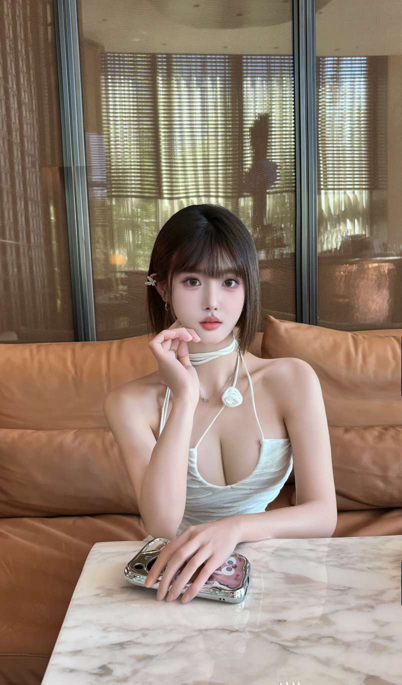 • 𝐇𝐞𝐢𝐠𝐡𝐭身高/175cm • 𝐖𝐞𝐢𝐠𝐡𝐭体重/ 95斤 • 𝐁𝐮𝐬𝐭胸围/  E .Age年龄 /  03