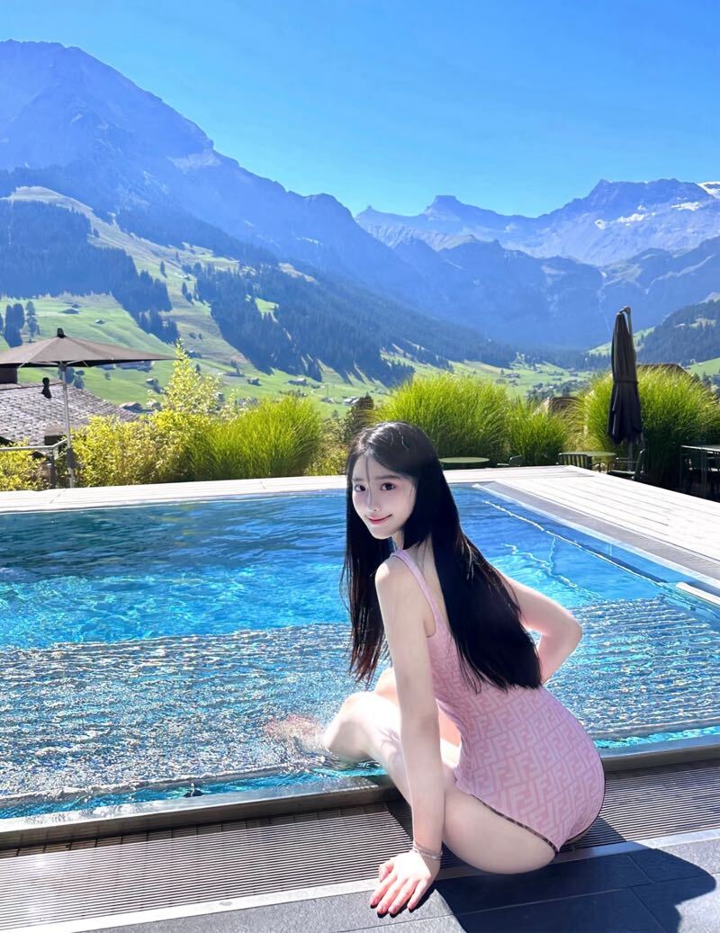 🎗️身高：170cm 🎗️体重：48kg 🎗️年龄：03年 🎗️胸围：D杯 笑起来像小太阳的女孩🔆