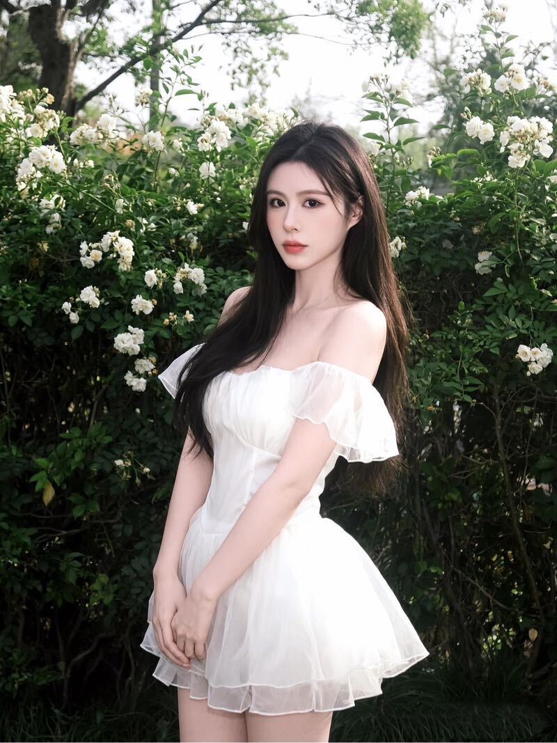 168，04D 中澳混血 冷白皮 • 𝐇𝐞𝐢𝐠𝐡𝐭身高/ 168cm • 𝐖𝐞𝐢𝐠𝐡𝐭体重/ 45kg • 𝐁𝐮𝐬𝐭胸围/  D • 𝐀𝐠𝐞年龄/ 04